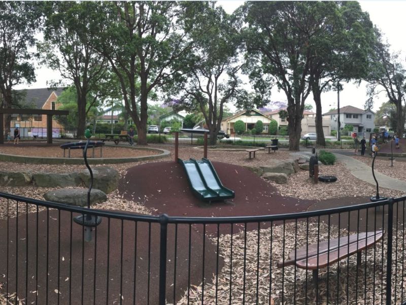 Willoughby Park Playground panoramic view